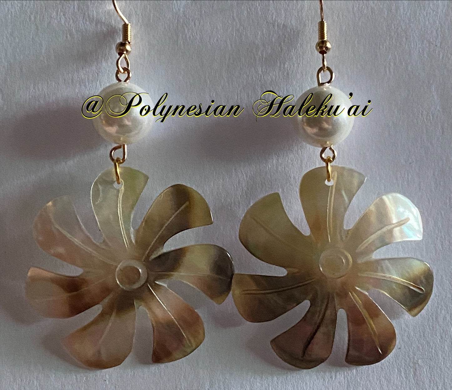 Shell Tiare Earrings