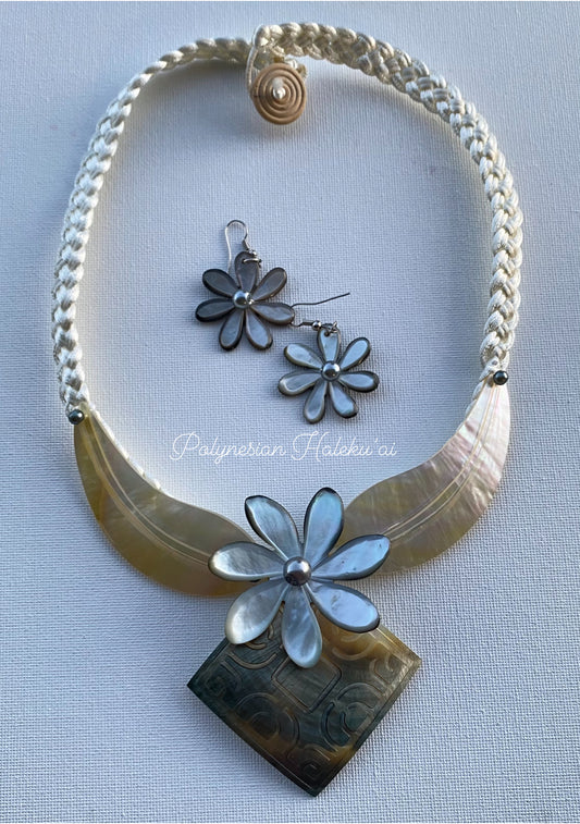 Mother of Pearl Necklace Set